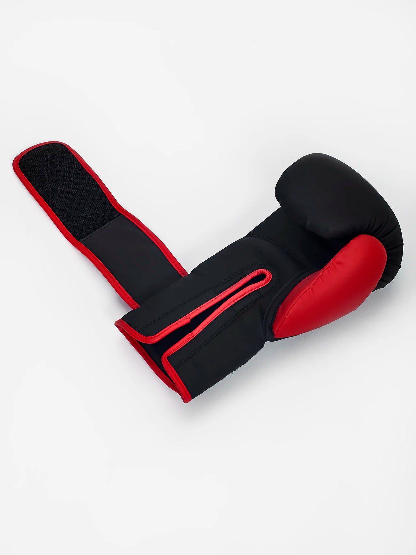 MANTO Boxing Gloves ESSENTIAL – Black/Red